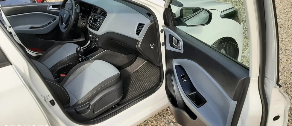 Hyundai i20 cena 32900 przebieg: 151000, rok produkcji 2016 z Elbląg małe 301